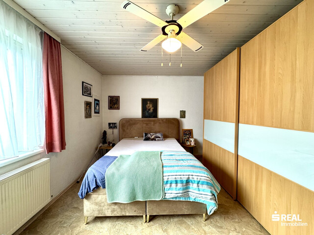 WOHNRECHT: Ruhig gelegener Bungalow mit schönem Grundstück