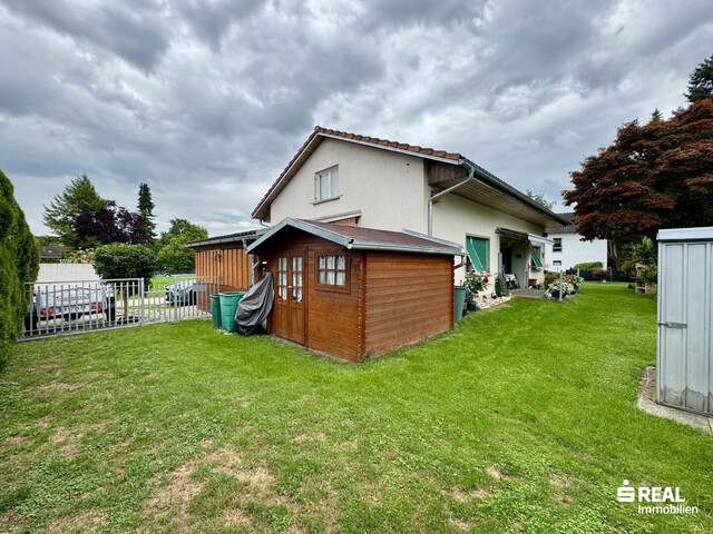 WOHNRECHT: Ruhig gelegener Bungalow mit schönem Grundstück