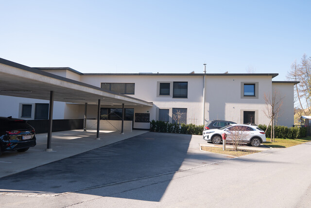 Neuwertige 2-Zimmer-Terrassenwohnung in Weiler