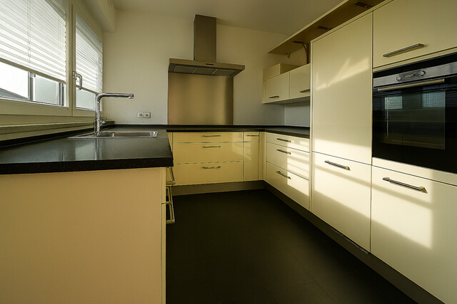 Provisionsfrei - Attraktive Dachgeschosswohnung mit großzügiger Terrasse und Top-Anbindung