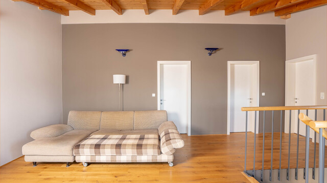 nur 2.465€/m2 Nutzfläche | Hard | Investitionspotential in gefragter Lage: Wohn- und Geschäftsgebäude mit 5 Einheiten