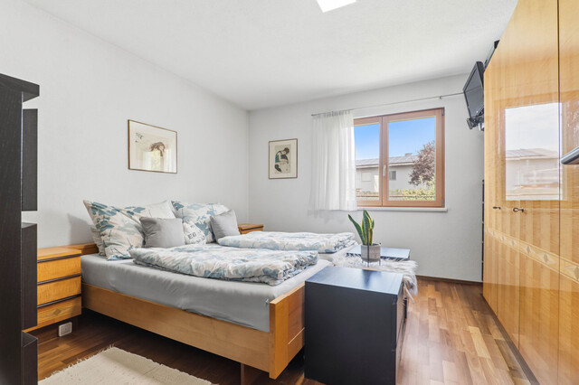 Modernes Wohnen auf einer Ebene – Stilvoller Bungalow mit Garten und Wintergarten in Lustenau!