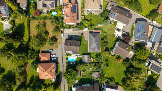 Modernes Wohnen auf einer Ebene – Stilvoller Bungalow mit Garten und Wintergarten in Lustenau!