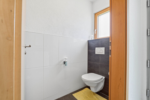 Modernes Wohnen auf einer Ebene – Stilvoller Bungalow mit Garten und Wintergarten in Lustenau!