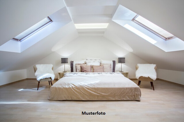 +++ Große Wohnung mit Dachterrasse +++