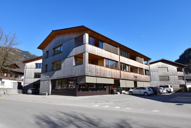 Neuwertige 4-Zimmer Wohnung in zentraler Lage zu mieten