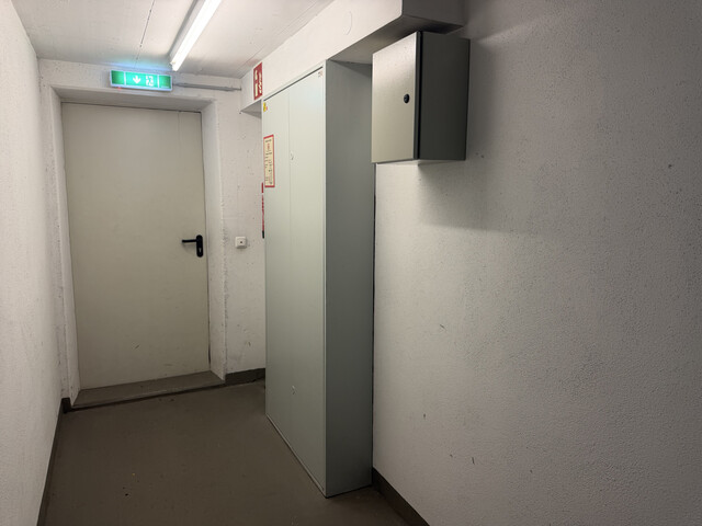 Schöne und sonnige  3-Zimmer-Wohnung mit 2 Tiefgaragenplätzen