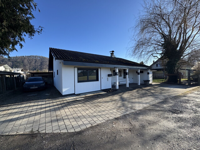 Bungalow mit traumhaftem Wintergarten in ruhiger Wohngegend