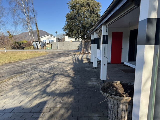 Bungalow mit traumhaftem Wintergarten in ruhiger Wohngegend