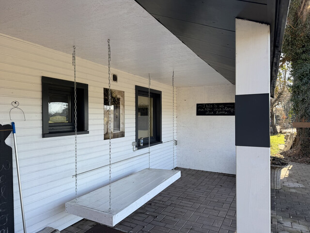 Bungalow mit traumhaftem Wintergarten in ruhiger Wohngegend