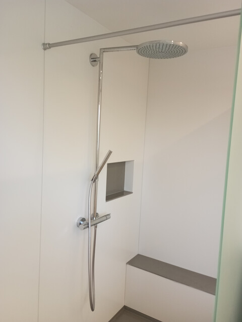 Schöne 2 Zimmer Erdgeschoss Whg  +  20m² Wintergarten 