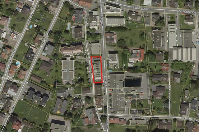 Büro oder Verkaufsraum – flexible Fläche mit beeindruckender Fensterfront