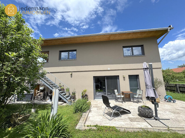 MEININGEN: Modern, gemütlich, neuwertig. Haus in Grenznähe!