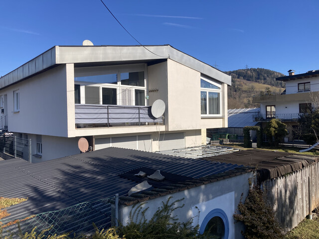 Großzügiges Wohnhaus mit 2 Einheiten und kleiner Einliegerwohnung