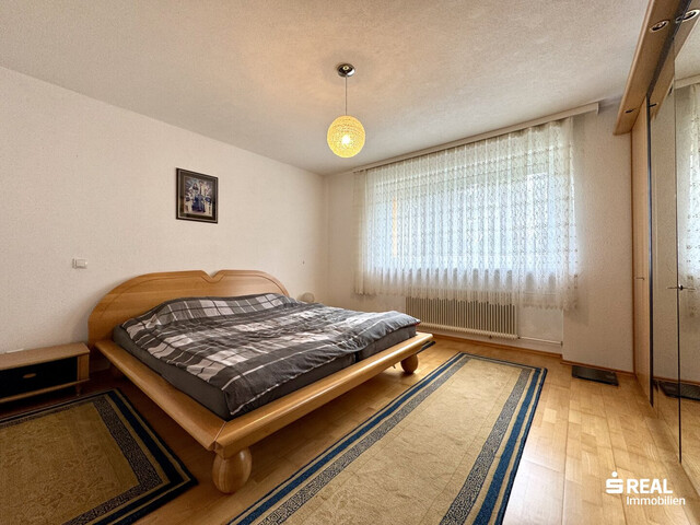 Modernisiertes Mehrfamilienhaus mit zwei großzügigen Wohnungen