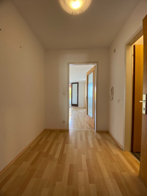 "ohne Provision" helle 2 Zimmer Wohnung mit Balkon in super Lage