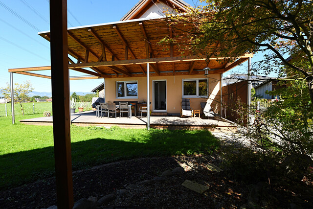 Gartentraum! Neuwertiges Einfamilienhaus mit tollem Garten in idyllischer Lage