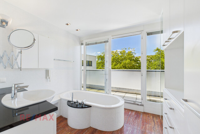 Innenstadt-Luxus: 247 m² pure Eleganz auf zwei Wohnebenen