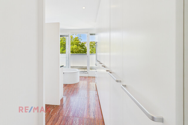 Innenstadt-Luxus: 247 m² pure Eleganz auf zwei Wohnebenen