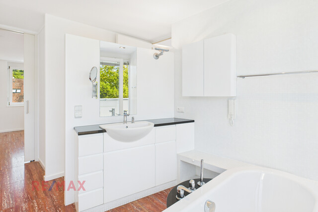 Innenstadt-Luxus: 247 m² pure Eleganz auf zwei Wohnebenen