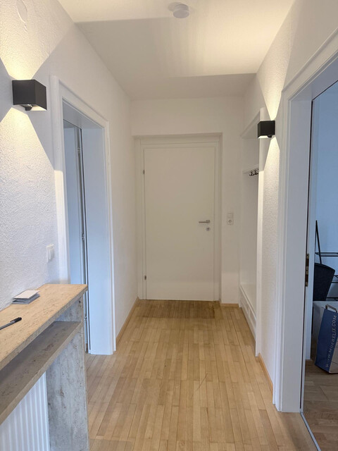 Schöne, helle & neu renovierte, Teimöblierte 3,5 Zimmer Wohnung