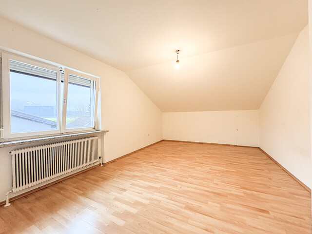 3-Zimmerwohnung im Dachgeschoss (Pauschalmiete inkl. BK & Strom) - Top7