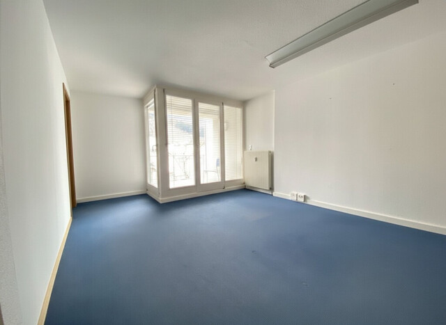 Effiziente Büro-/Praxisfläche mit Loggia in zentraler Lage in Feldkirch zu vermieten!