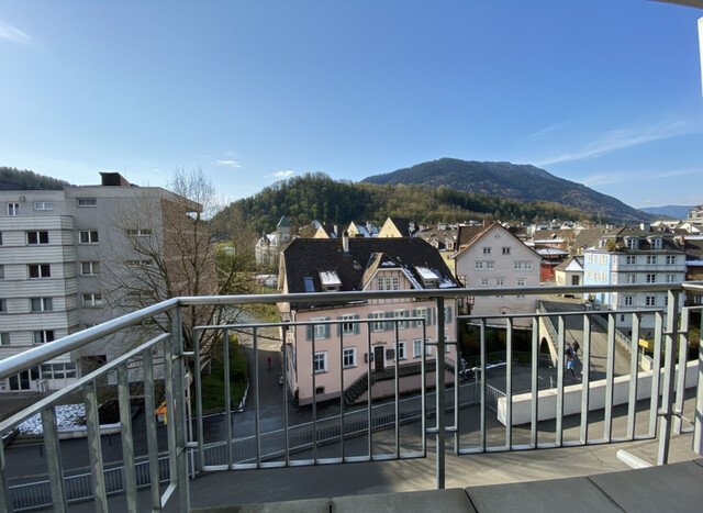Effiziente Büro-/Praxisfläche mit Loggia in zentraler Lage in Feldkirch zu vermieten!