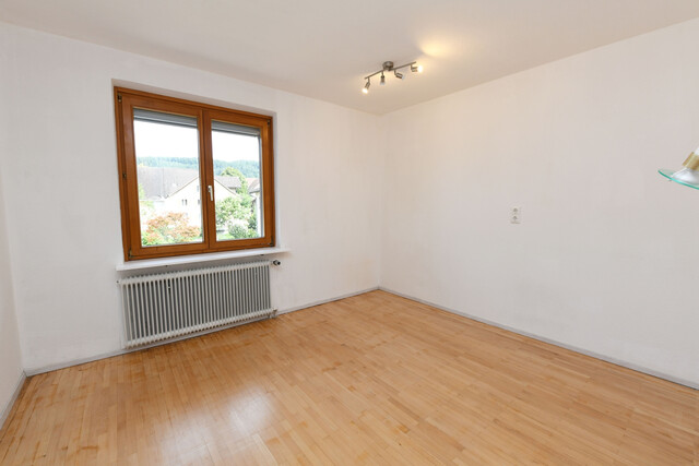 Viel Platz für wenig Geld - große 6 Zimmer Wohnung mit toller Terrasse in Weiler