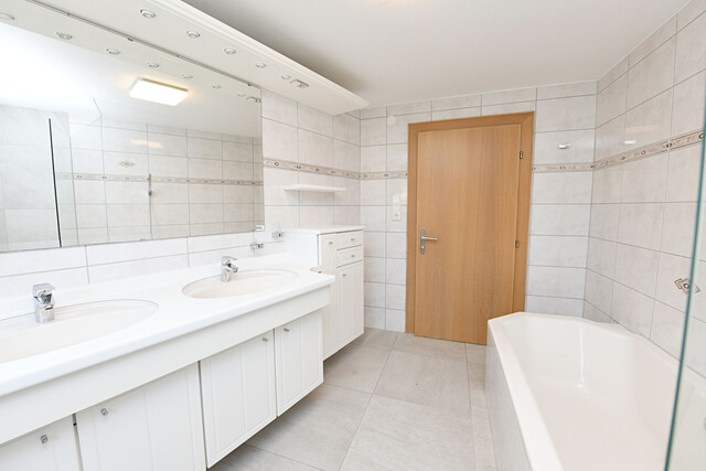 Viel Platz für wenig Geld - große 6 Zimmer Wohnung mit toller Terrasse in Weiler