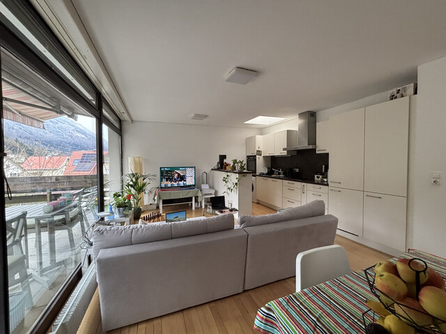 "ohne Provision" geräumige, helle 2 Zimmer Wohnung mit großem Balkon