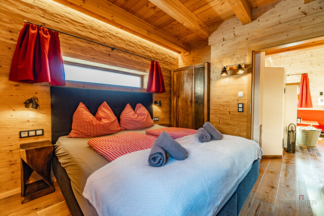 Neuwertiges Chalet Dorf mit Alm-Gasthof in bester Lage am Falkert - direkt neben der "Heidi-Alm"