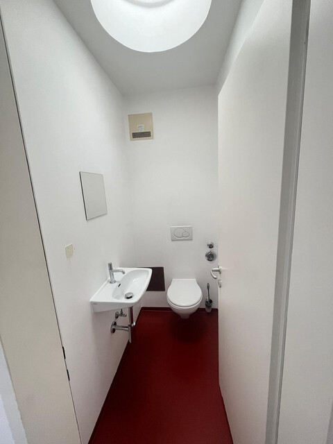 56m2, 2-Zimmer-Wohlfühlwohnung, provisionsfrei, renoviert für Single oder Paar, Balkonblick zur Karrenseilbahn...