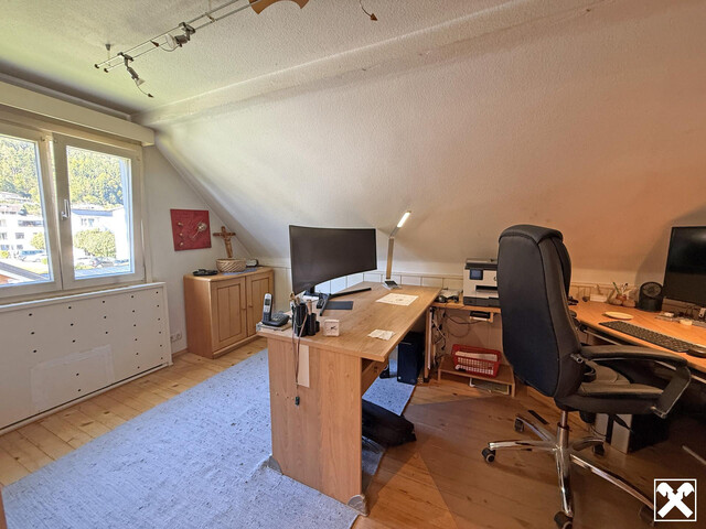 Sonnige Doppelhaushälfte mit Potential