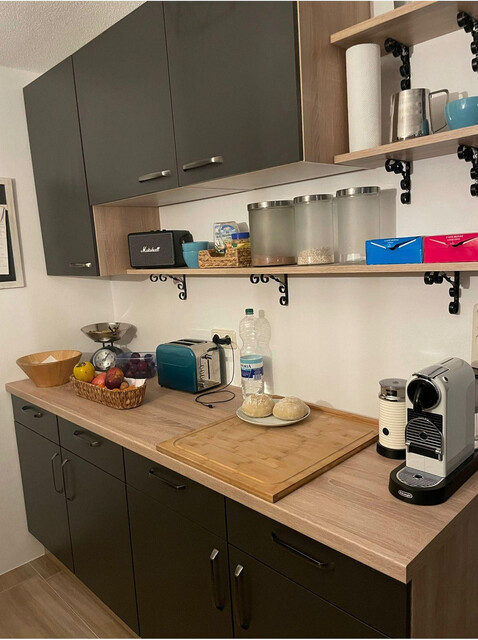 Helle 3-Zimmer-Wohnung im Zentrum von Hörbranz📍 Lage: Zentral gelegen – alle öffentlichen Einrichtungen (Gemeindeamt, Schule, Bank, Post, Bushaltestelle) sind innerhalb von 2 Minuten zu Fuß erreichbar.