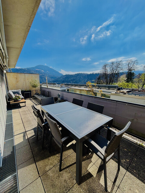 Privatverkauf in Göfis, tolle Wohnung mit Reihenhauscharakter, eigenem Garten und großer Terrasse in toller Hanglage