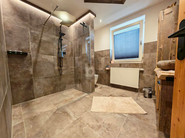 "MODERN LIVING" MIT EIGENEM GARTEN IN SONNIGER LAGE