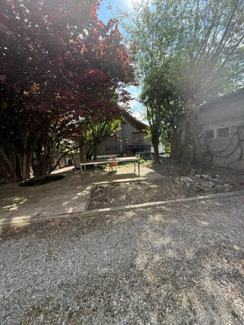 Charmantes Bauernhaus in Hohenems: Ihr Renovierungsprojekt mit Garten und Garage !