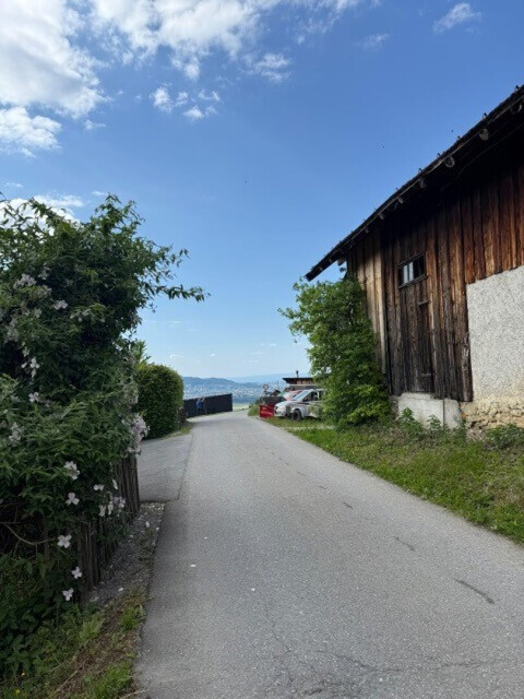 Charmantes Bauernhaus in Hohenems: Ihr Renovierungsprojekt mit Garten und Garage !