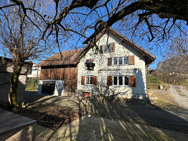 Charmantes Bauernhaus in Hohenems: Ihr Renovierungsprojekt mit Garten und Garage !