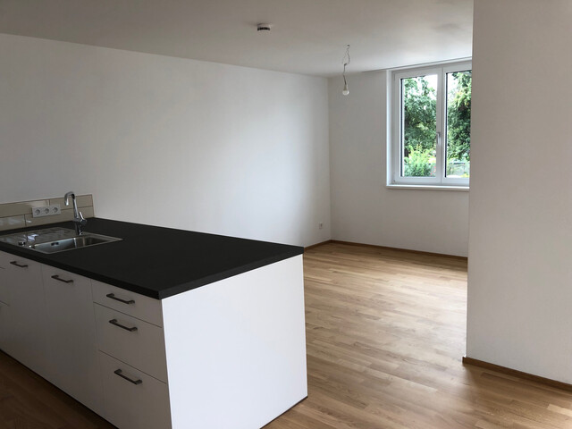 Geräumige 3 Zimmerwohnung mit Terrasse, Abstellraum, Keller und Fahrradabstellraum in zentraler Lage