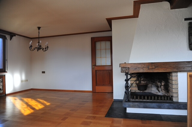 Geräumige, freundliche  4 ½ - Zimmer – Wohnung in sonniger und ruhiger Lage von Muntlix!