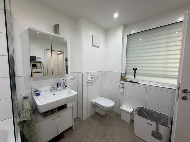 Provisionsfrei: Gepflegte Gartenwohnung mit Garage, Terrasse, Garten und Keller!