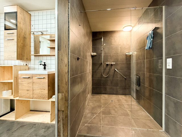 Großzügiges Wohnhaus mit Einliegerwohnung, Werkstatt und viel Potenzial