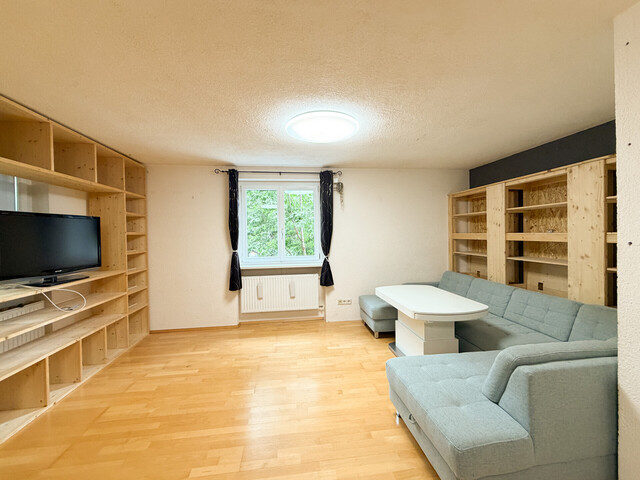 Großzügiges Wohnhaus mit Einliegerwohnung, Werkstatt und viel Potenzial