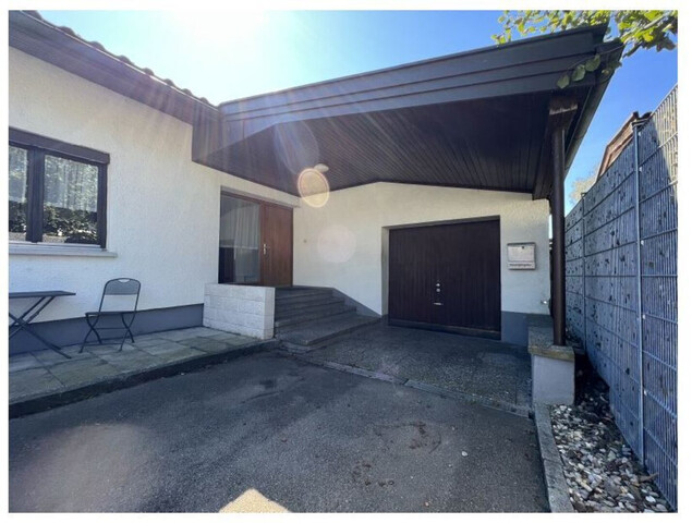 Charmanter Bungalow in schöner Lage – Renovierungsprojekt!