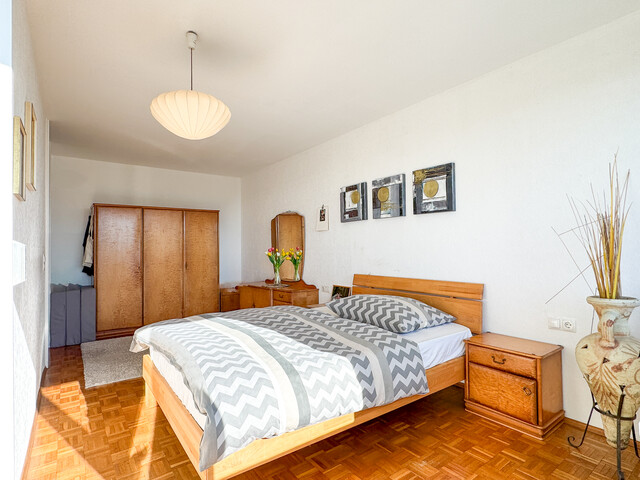 Großzügige 5-Zimmer-Terrassenwohnung mit Panorama-Ausblick in Hanglage von Schwarzach