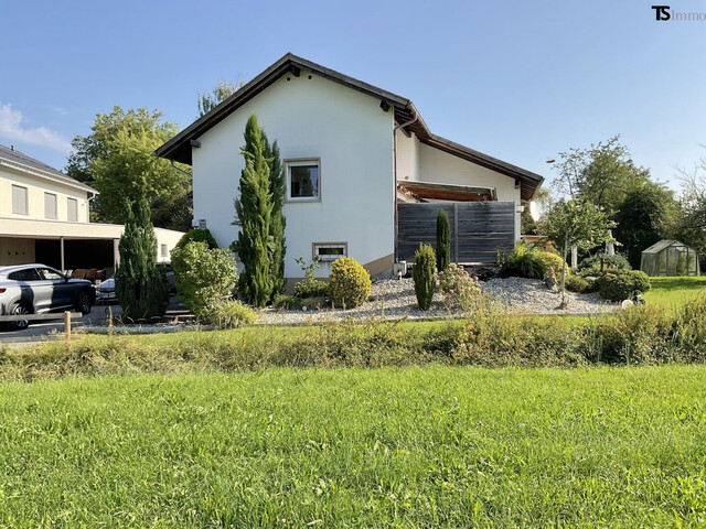 Höchst: Einfamilienhaus ca. 130 m2 mit Grundstück ca. 529 m2 mit nahezu unverbaubarem Blick