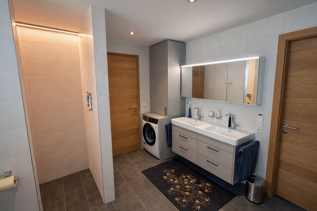 Möblierte 3-Zimmer Penthouse Wohnung inkl. 2 TG Plätzen 