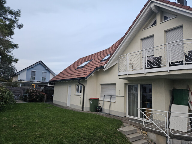 Sonnige 4 Zimmerwohnung Privat im 3 Familienhaus